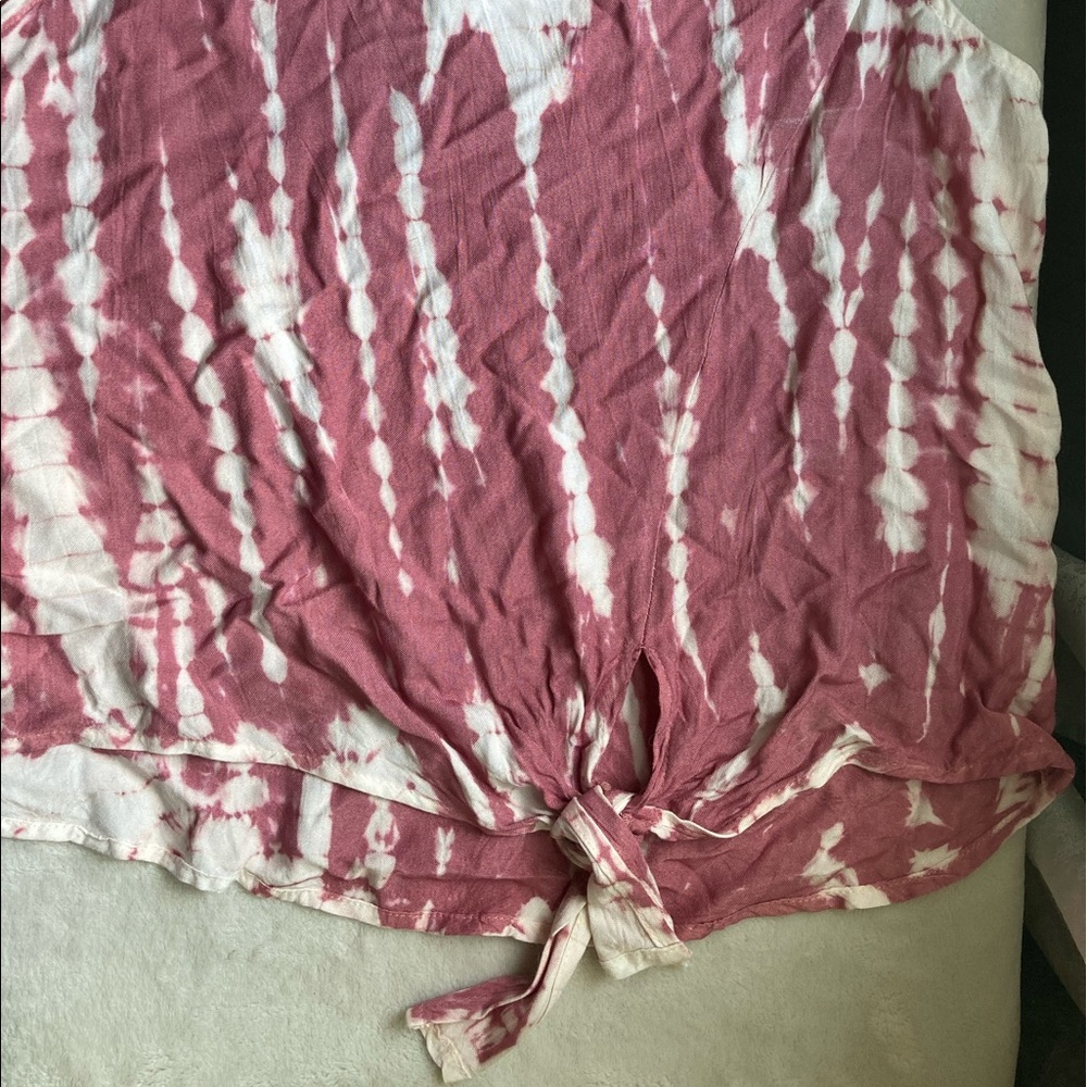 NWT Style Envy Tie Dye knotted crop top - Picture 3 of 4